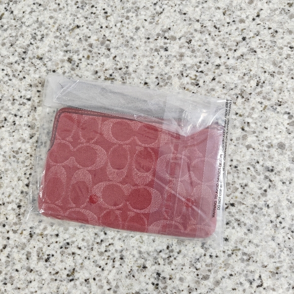 Coach Corner Zip Wristlet In Signature Denim (red) - Picture 4 of 6